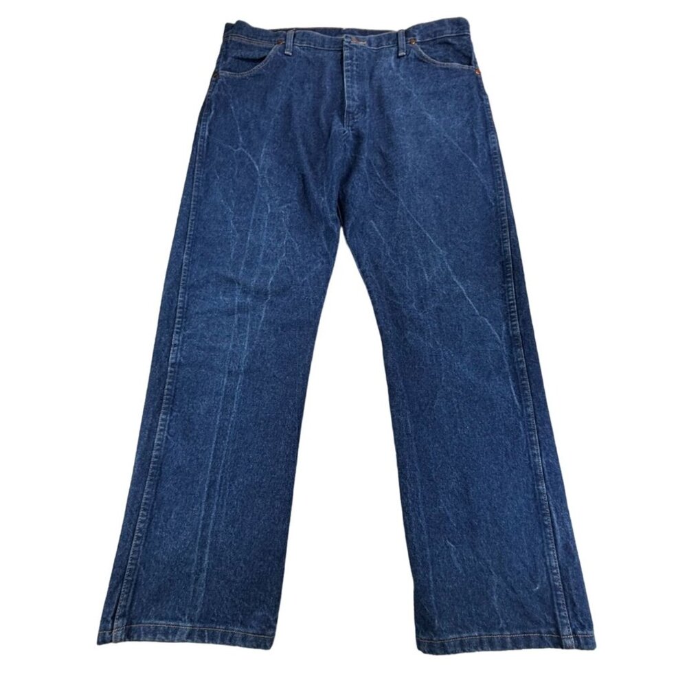 Wrangler Classic Fit Blue Jeans Mens 40 x 30 Cotton Straight Leg